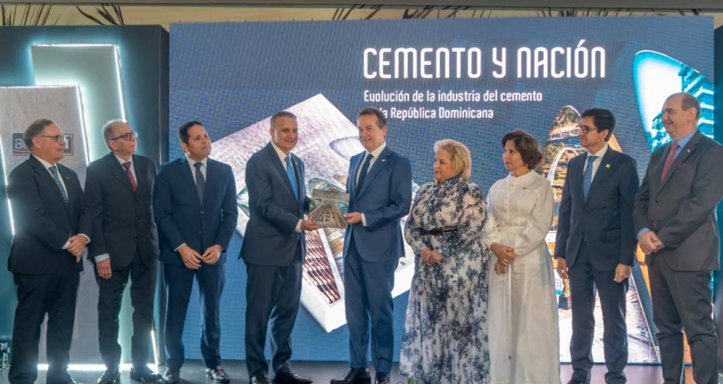 ADOCEM PRESENTA LIBRO