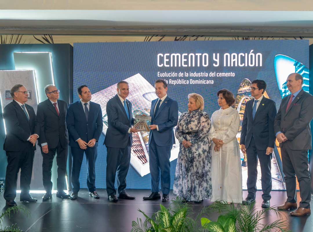 ADOCEM PRESENTA LIBRO